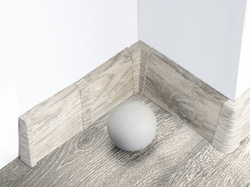 2,5m Fussleiste PVC 75mm Fernandes + Montagematerial Gratis