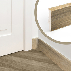 Fussleiste 2,2m Kunststoff PVC Geschäumtes Eiche Saintes