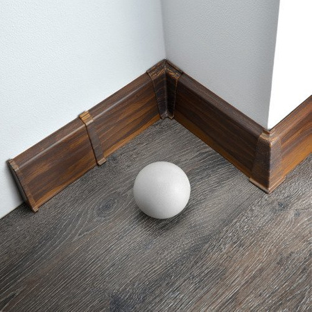 2,5m Fussleiste PVC 70mm Red River Hicor + Montagematerial Gratis